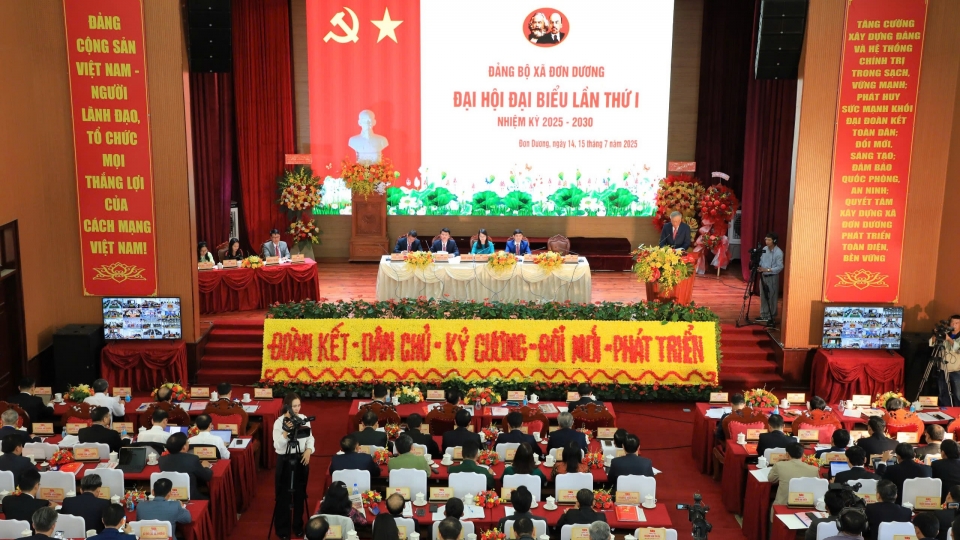 Phó Thủ tướng Nguyễn Hòa Bình dự Đại hội Đảng bộ xã điểm tại Lâm Đồng
